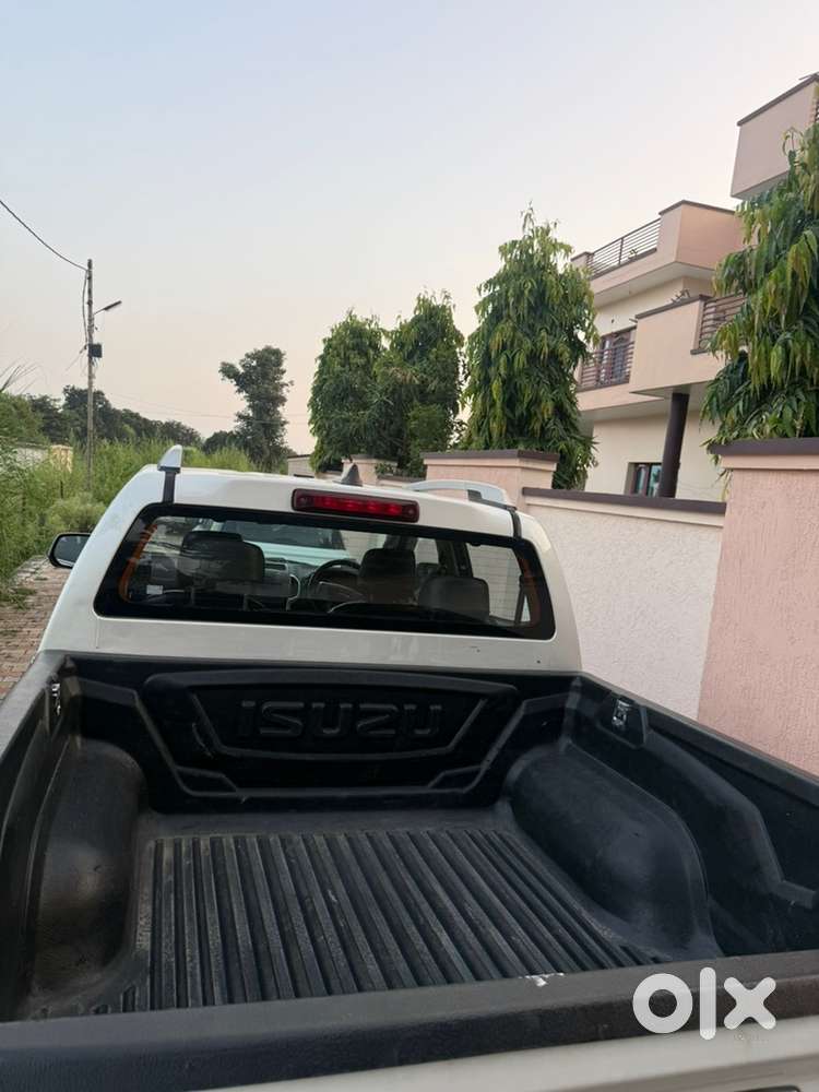 Isuzu V-cross 2019 Diesel Well Maintained