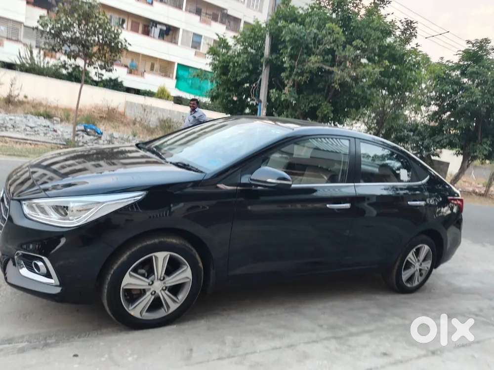 Hyundai Verna Sx O Sunroof  Push Start Black Colour 6 Air Dog