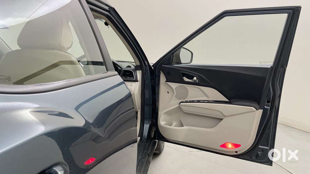 Mahindra Xuv300 W8 Option, 2021, Petrol