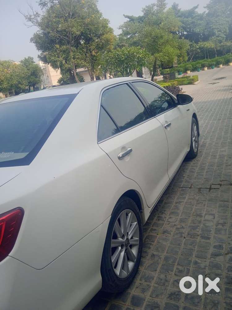 Toyota Camry Hybrid 2014