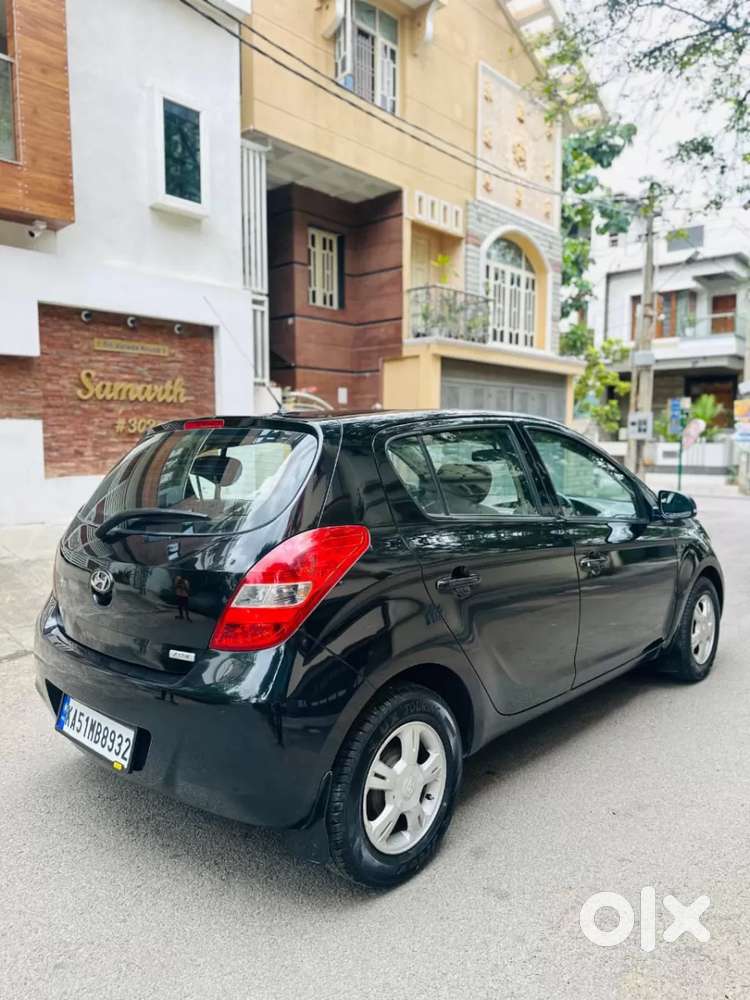 Hyundai I20 Asta 1.2 O With Sunroof, 2011, Petrol