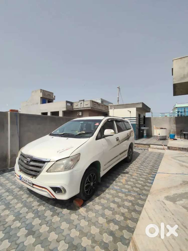 Toyota Innova 2012