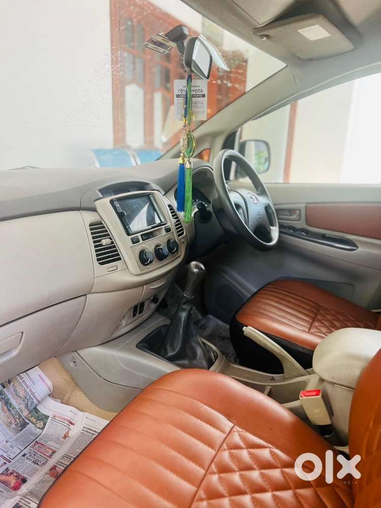 Toyota Innova 2012