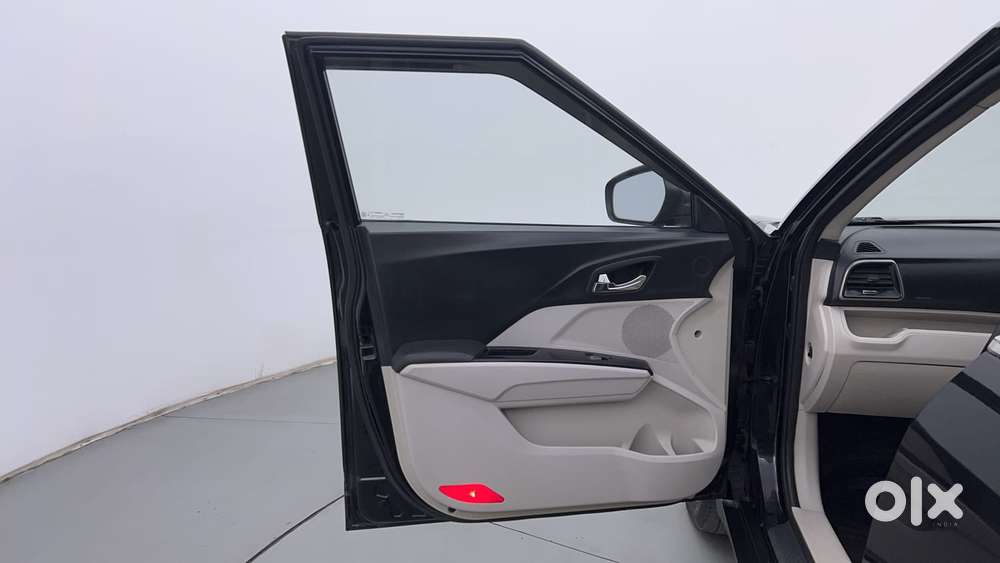 Mahindra Xuv300 W8 Option, 2021, Petrol