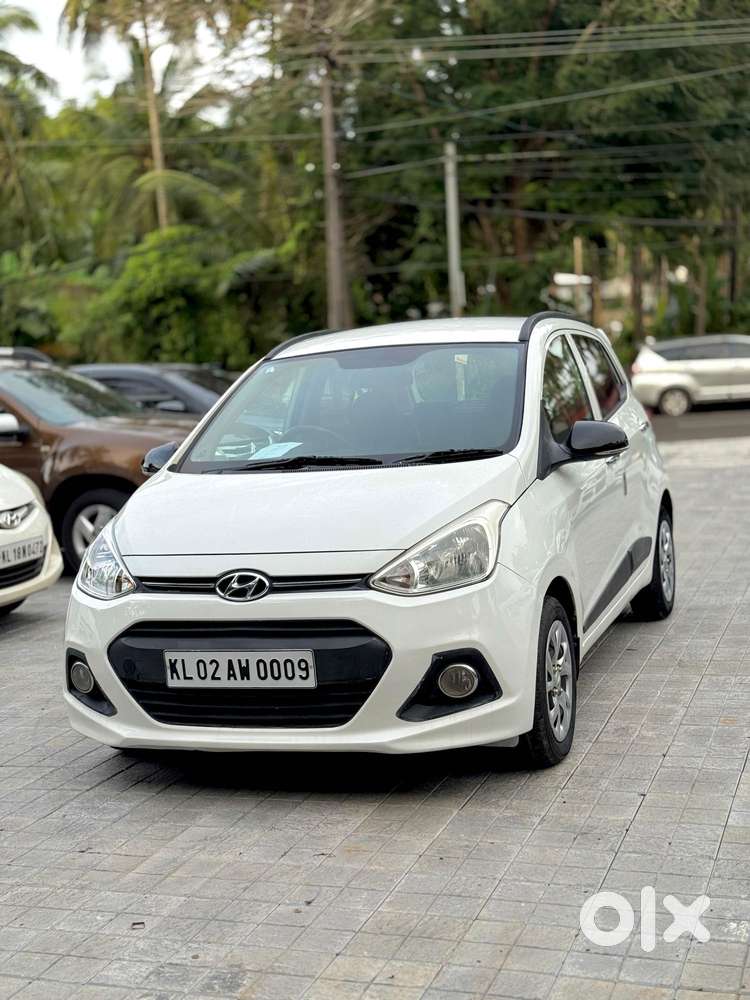 Hyundai Grand I10 At Sportz, 2015, Petrol