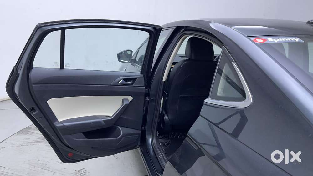 Skoda Slavia Style 1.0l Tsi Mt, 2022, Petrol