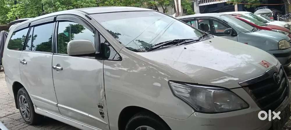 Toyota Innova 2014