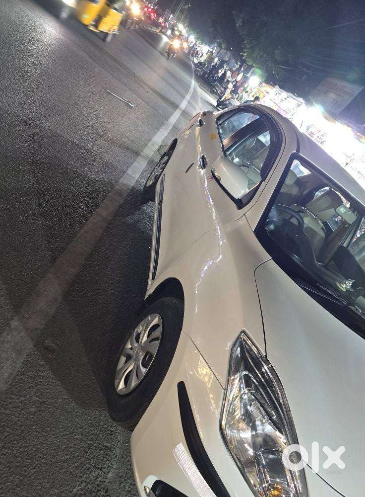 Maruti Suzuki Dzire Vxi Ags, 2023, Petrol