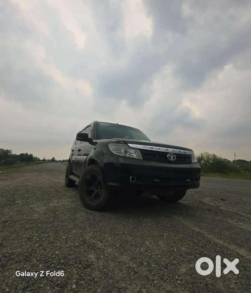 Tata Safari Storme 2017