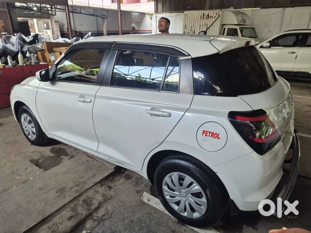 Maruti Suzuki Swift Petrol 2024