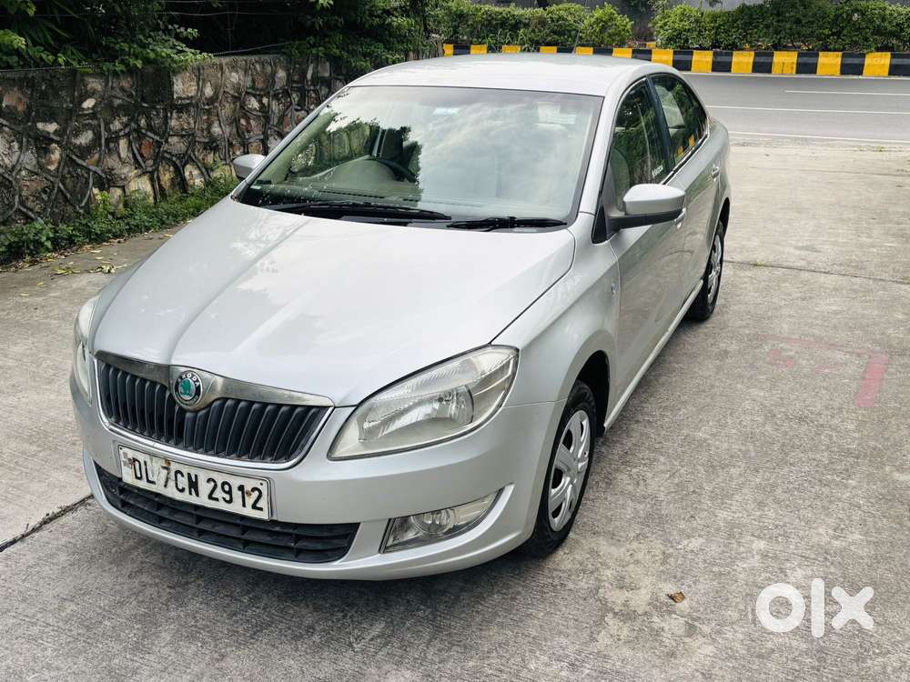 Skoda Rapid 1.6 Mpi Ambition, 2012, Petrol