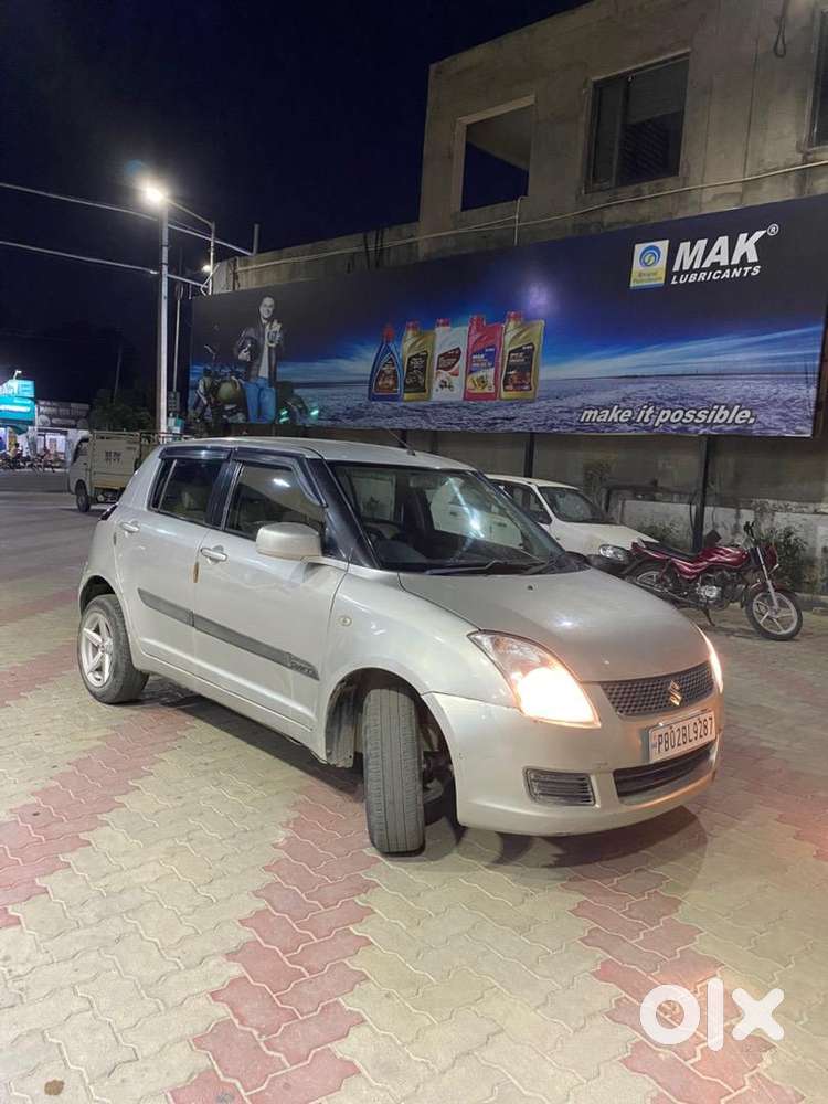 Maruti Suzuki Swift 2010 Petrol 98000 Km Driven