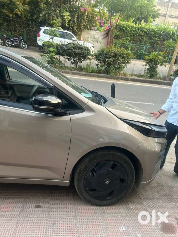 Tata Altroz Petrol 2026