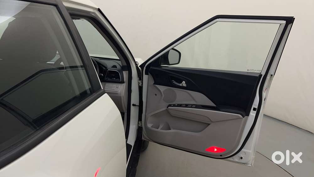 Mahindra Xuv300 W8 Amt Optional Diesel, 2021, Petrol