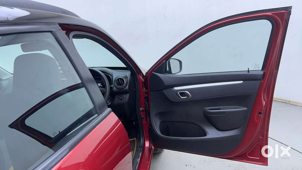 Renault Kwid 1.0 Climber (o) Dual Tone, 2024, Petrol