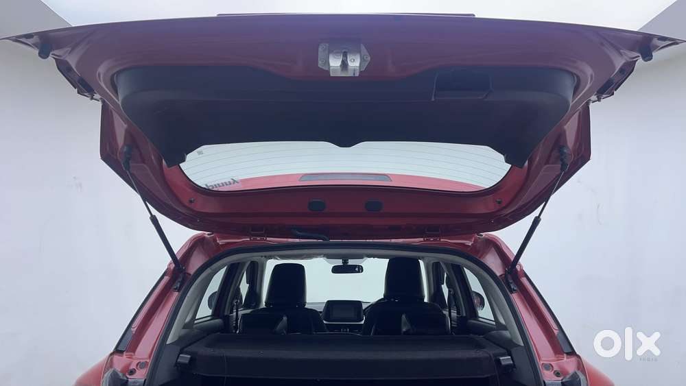 Maruti Suzuki Brezza Vxi At, 2025, Petrol