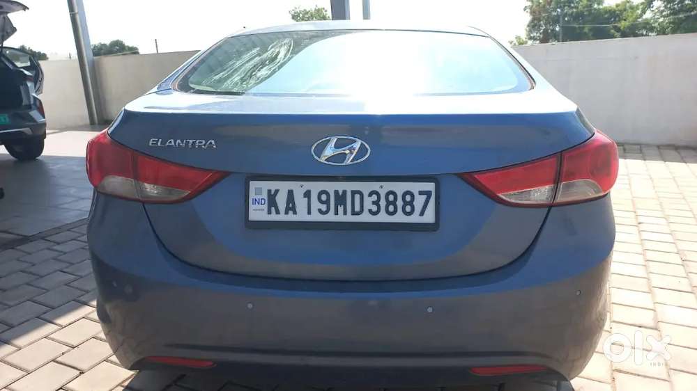 Hyundai New Elantra Mt 2013 Milage 20+