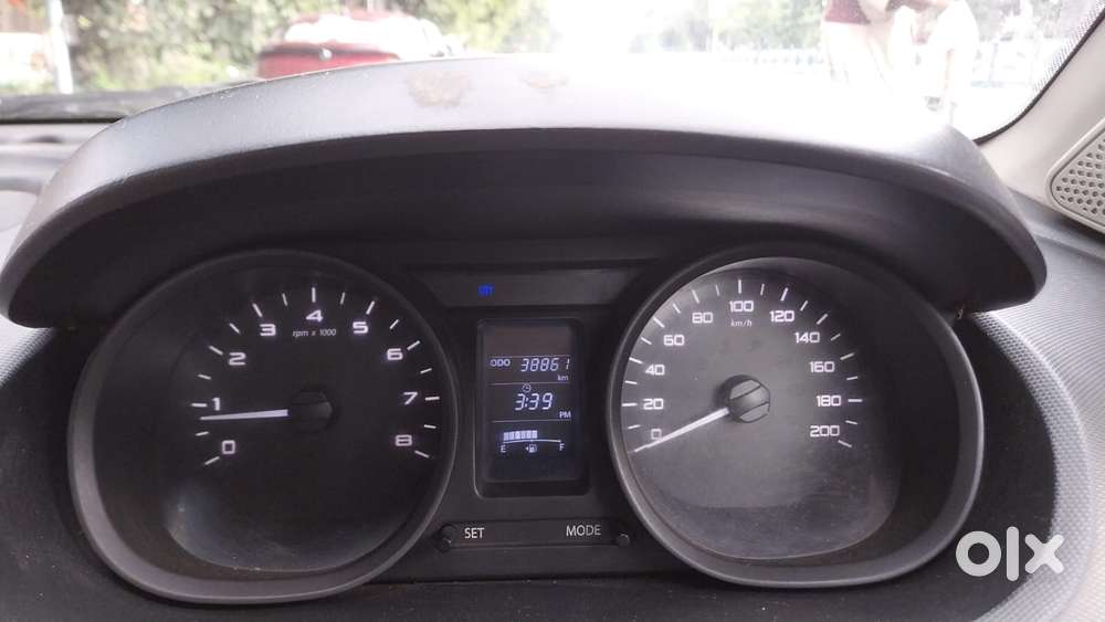 Tata Tigor Xe, 2018, Petrol