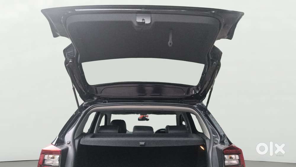 Skoda Kylaq Signature, 2025, Petrol
