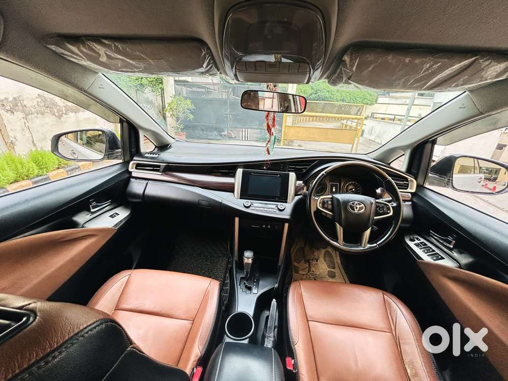 Toyota Innova Crysta [ ] 2.4 Zx At 7 Str, 2016, Petrol