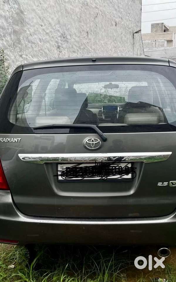 Toyota Innova 2012 Diesel Well Maintained