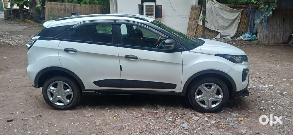 Tata Nexon 1.2 Revotron Xm Plus (s), 2022, Petrol