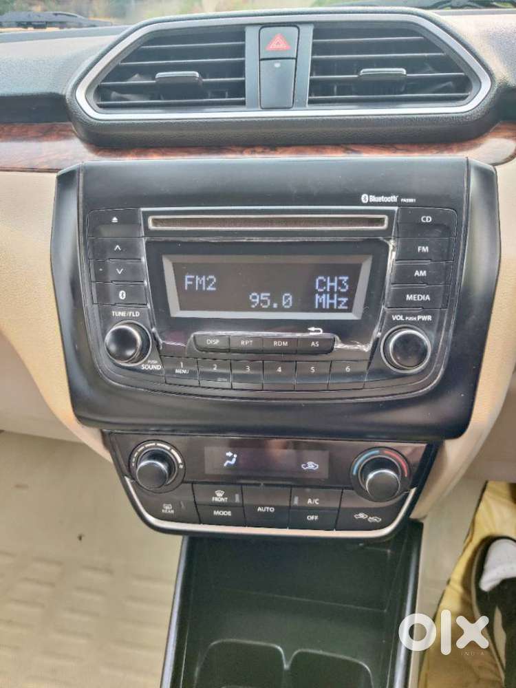 Maruti Suzuki Dzire 1.2 Zxi Amt, 2017, Petrol