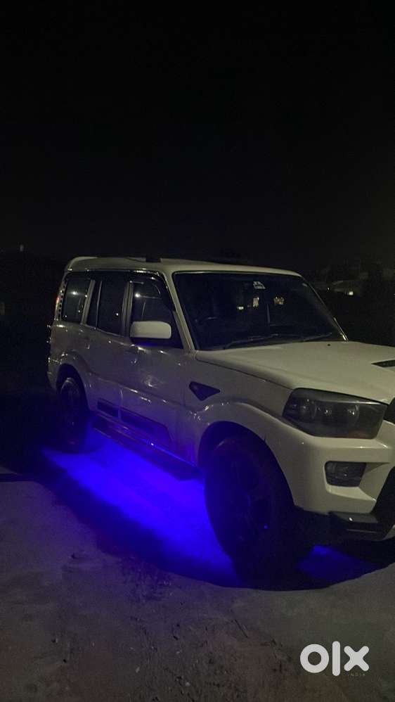 Mahindra Scorpio Classic 2017 Diesel Manual Year