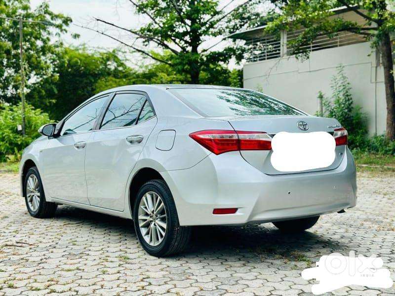 Toyota Corolla Altis 2015 Petrol Well Maintained. Car Is In Amreli