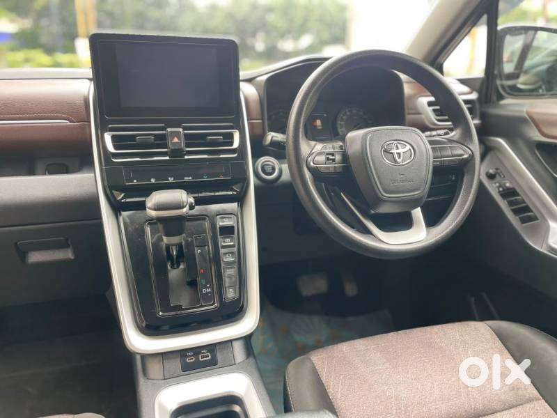 Toyota Innova Hycross Gx (o), 2025, Petrol