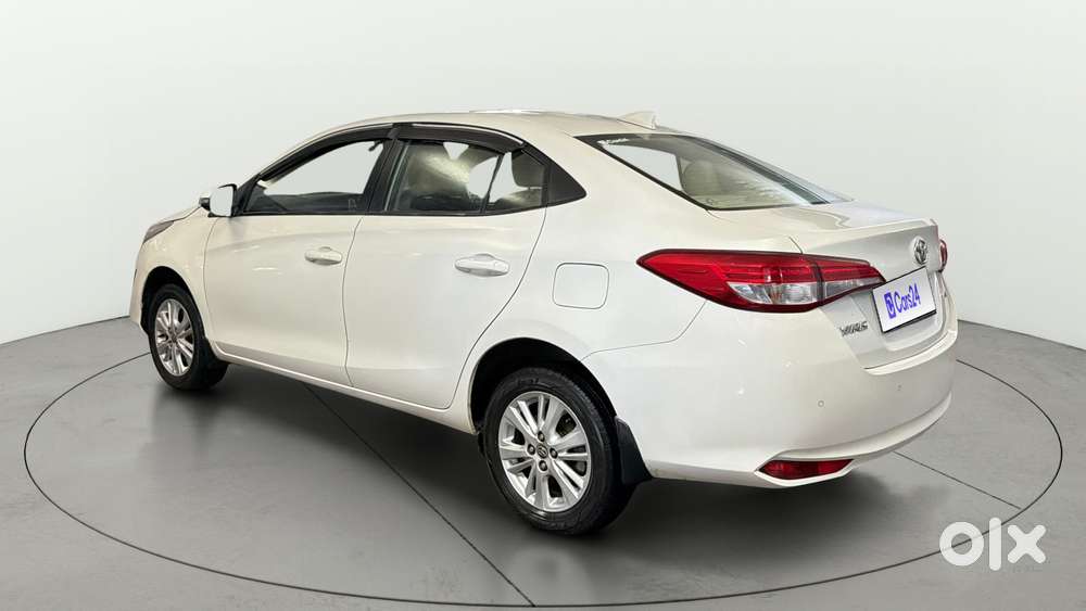 Toyota Yaris V Cvt, 2018, Petrol