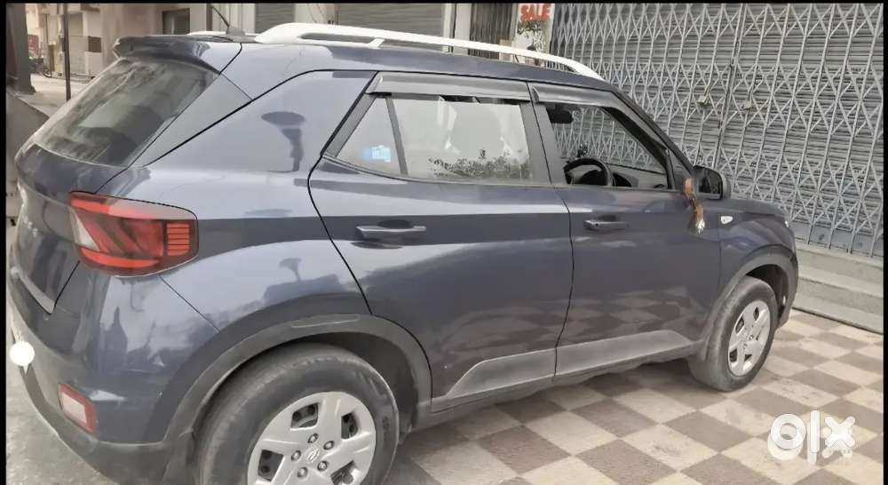 Hyundai Venue 2021 Petrol Well Maintained