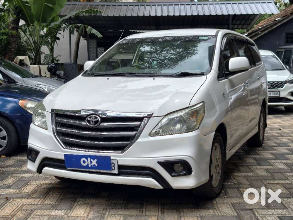Toyota Innova 2.5 G (diesel) 8 Seater, 2013, Petrol
