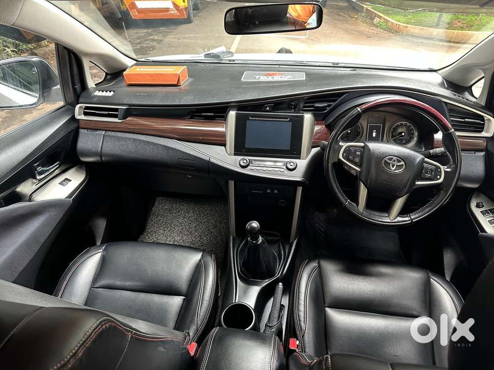Toyota Innova Crysta 2.4 V, 2016, Diesel