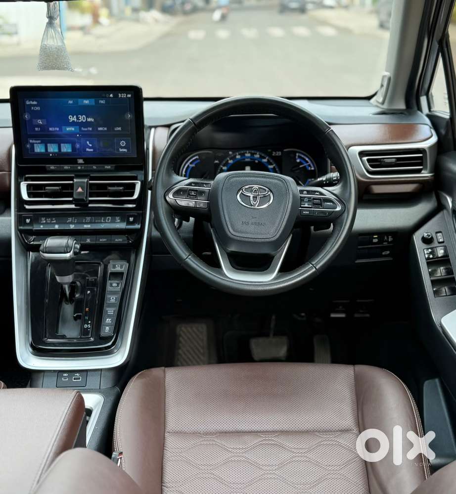 Toyota Innova Hycross 2.0 Zx Hybrid 7 Str, 2025, Petrol
