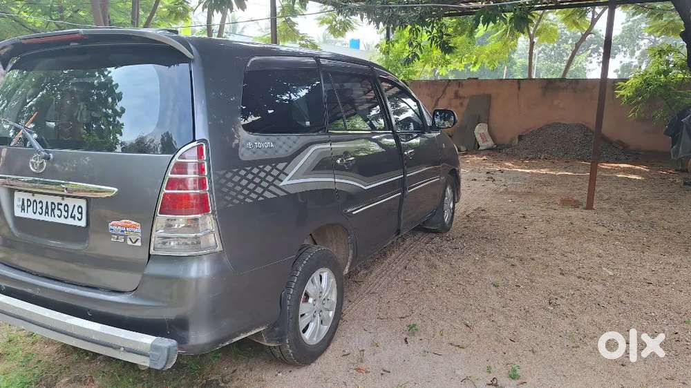 Toyota Innova Gud Condition 2011 Diesel 150000 Km Driven