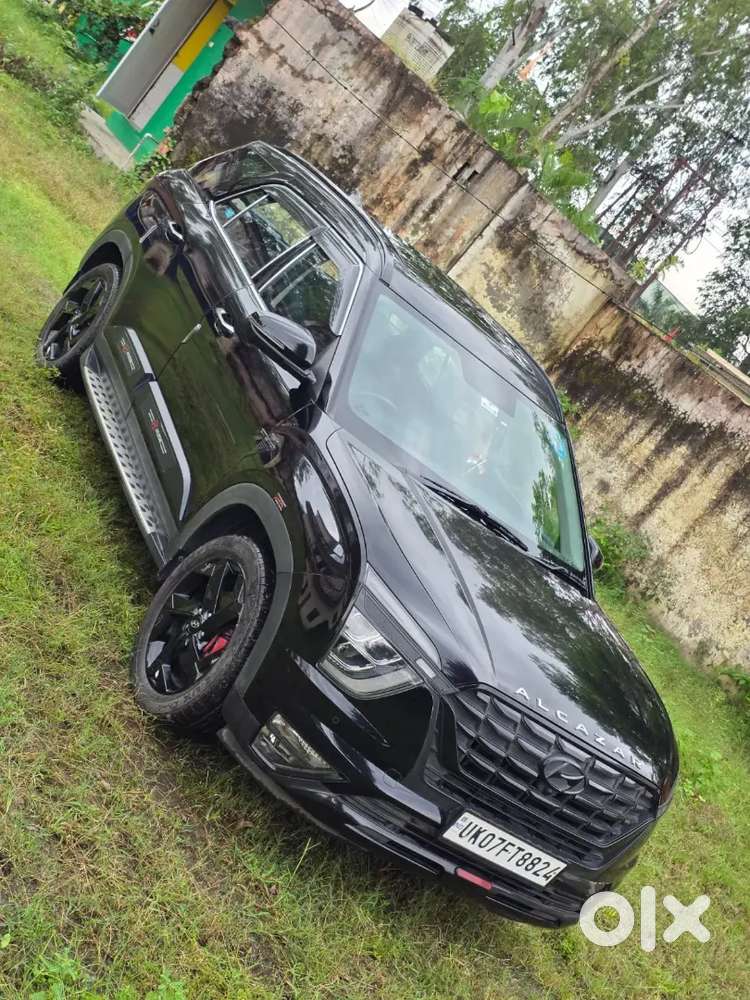 Hyundai Alcazar  Signature (o) Seater 
Petrol 
Automatic Top