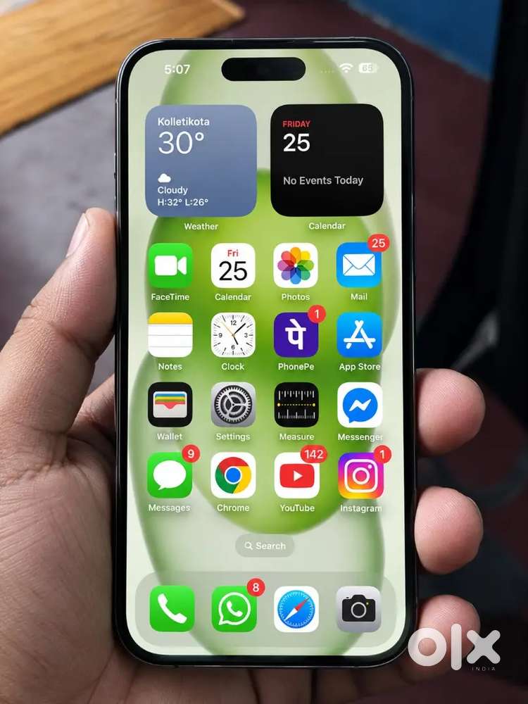 iPhone 15 black colour