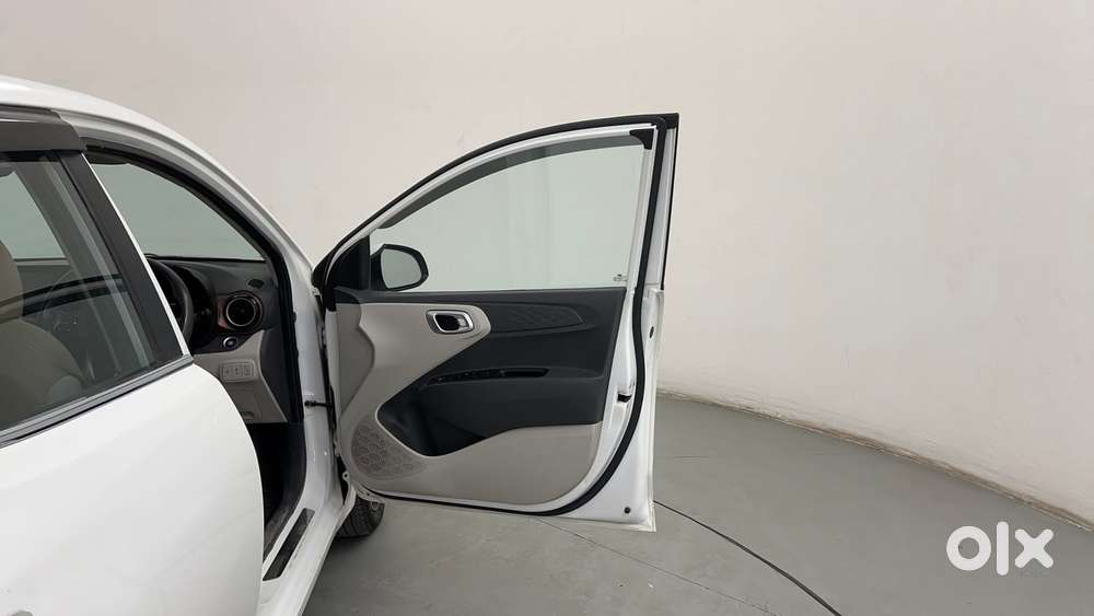 Hyundai Aura 1.2 Sx Cng, 2023, Cng & Hybrids