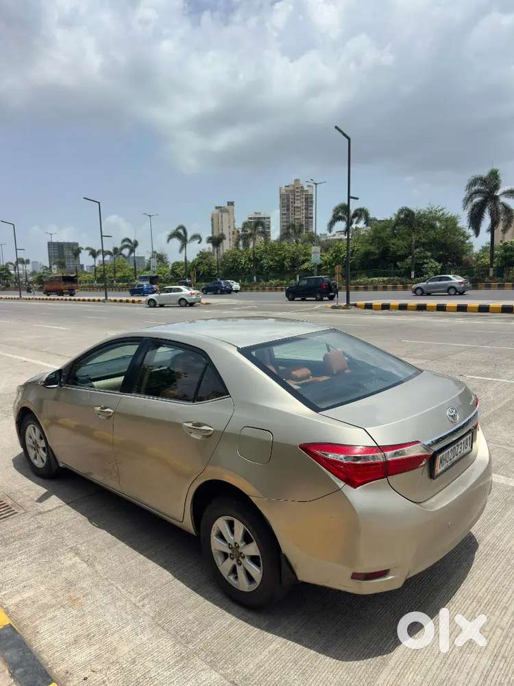 Toyota Corolla Altis 2015 Petrol Well Maintained