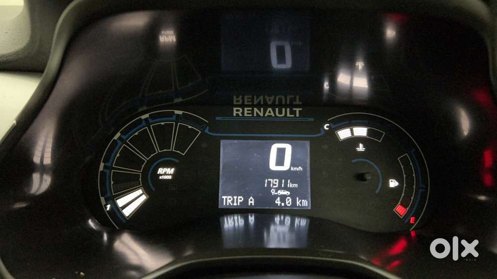 Renault Triber Rxz, 2022, Petrol