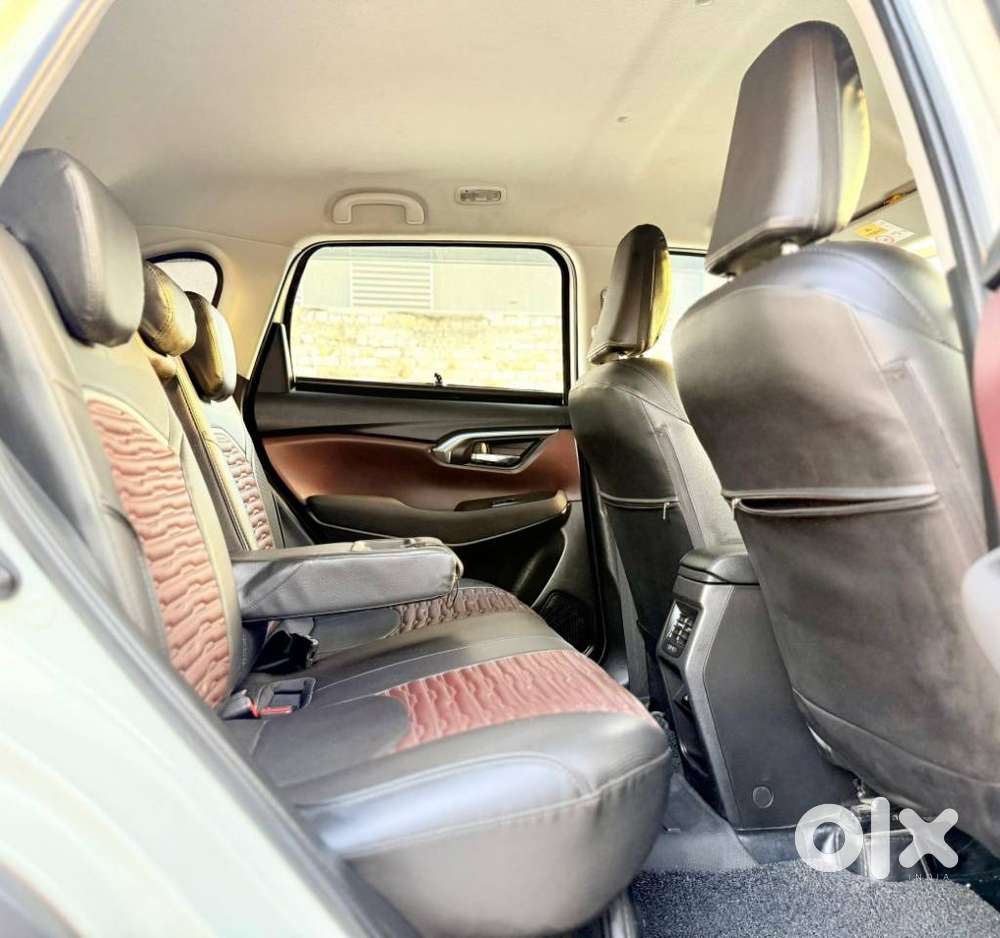Maruti Suzuki Grand Vitara 1.5 Delta Smart Hybrid At, 2023, Petrol