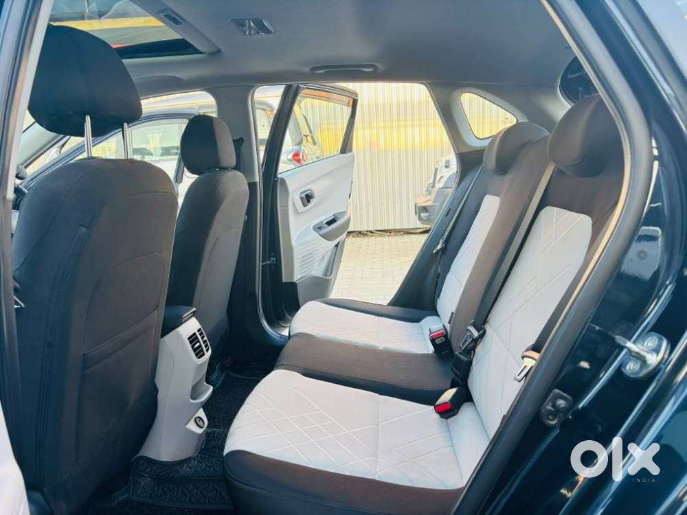 Hyundai I20 Asta (o) 1.2 Mt Dual Tone, 2024, Petrol