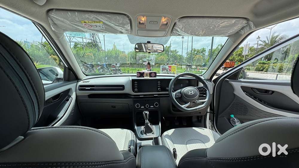 Hyundai Creta White Petrol 2024