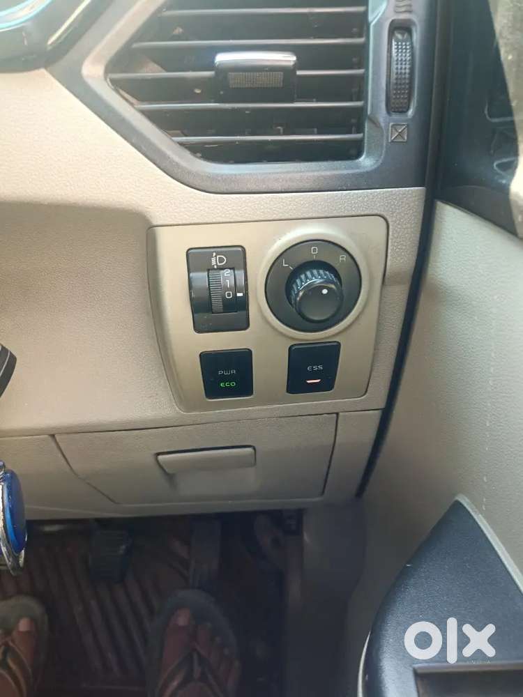 Mahindra Kuv 100 2016 Diesel 90000 Km Driven