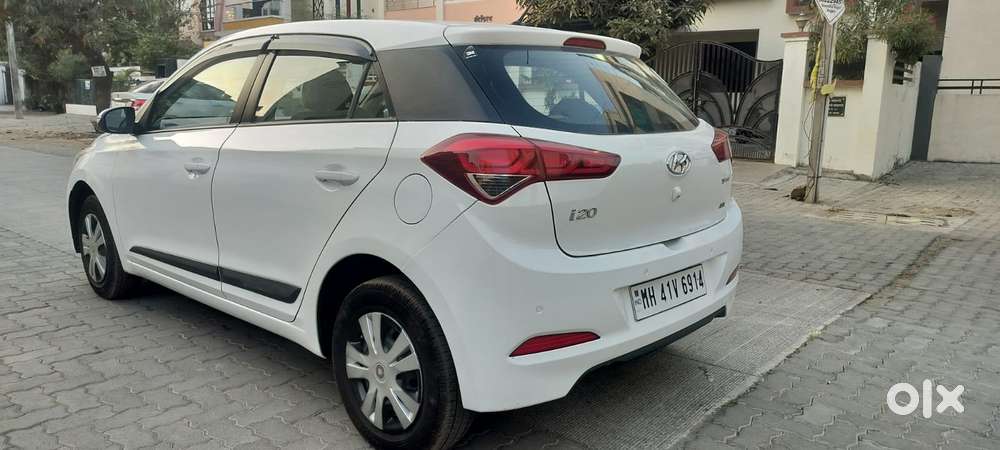 Hyundai Elite I20 Sportz (o) 1.4, 2015, Petrol