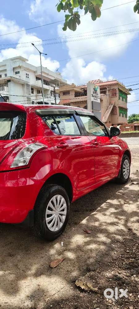 Maruti Suzuki Swift Vxi Petrol 2017