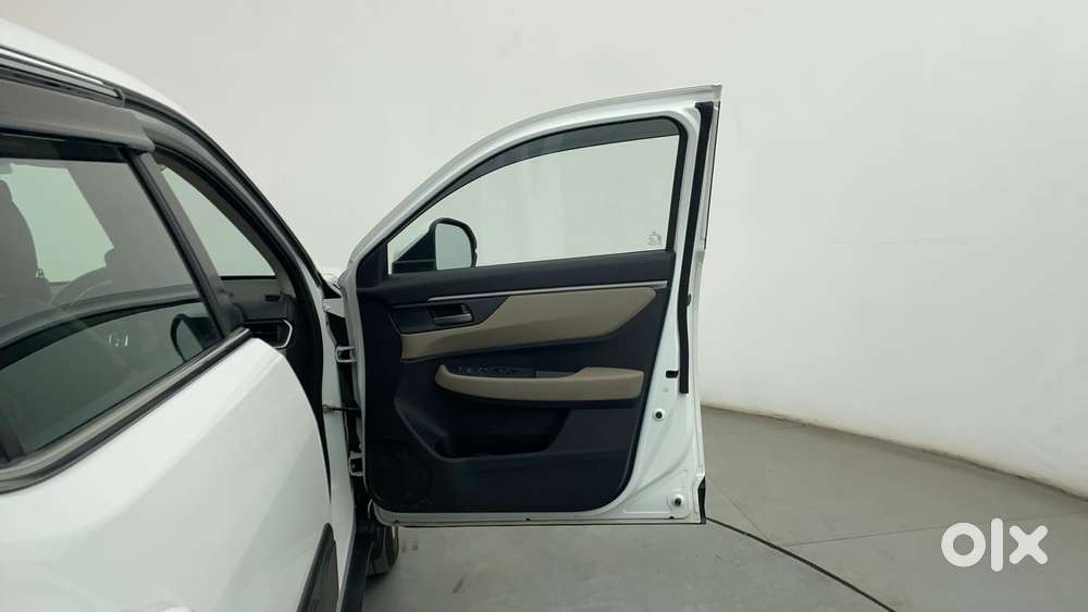 Honda Elevate V Mt, 2023, Petrol