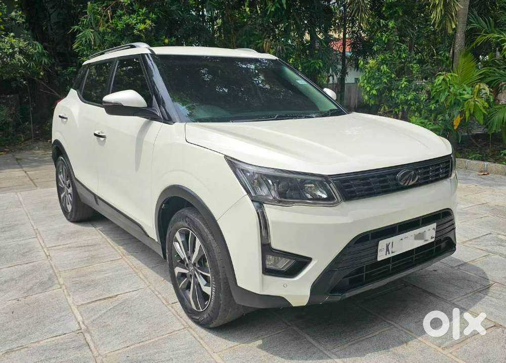 Mahindra Xuv300 1.2 W8 (o) Amt Petrol, 2020, Petrol