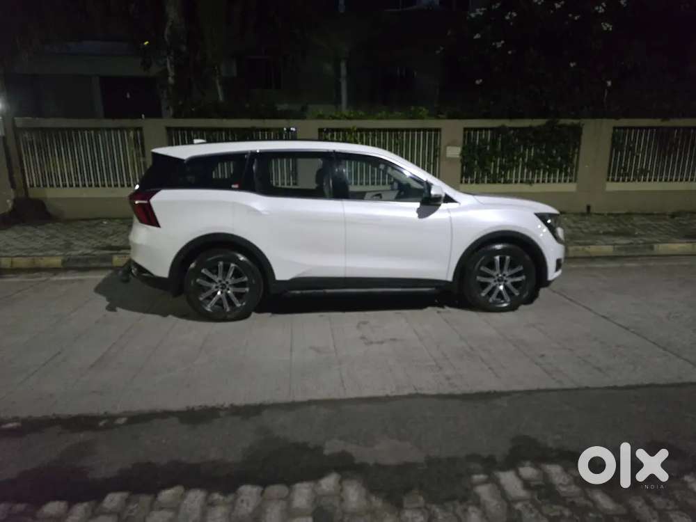 Mahindra Xuv700 2.2 Ax 2024 With Sunroof